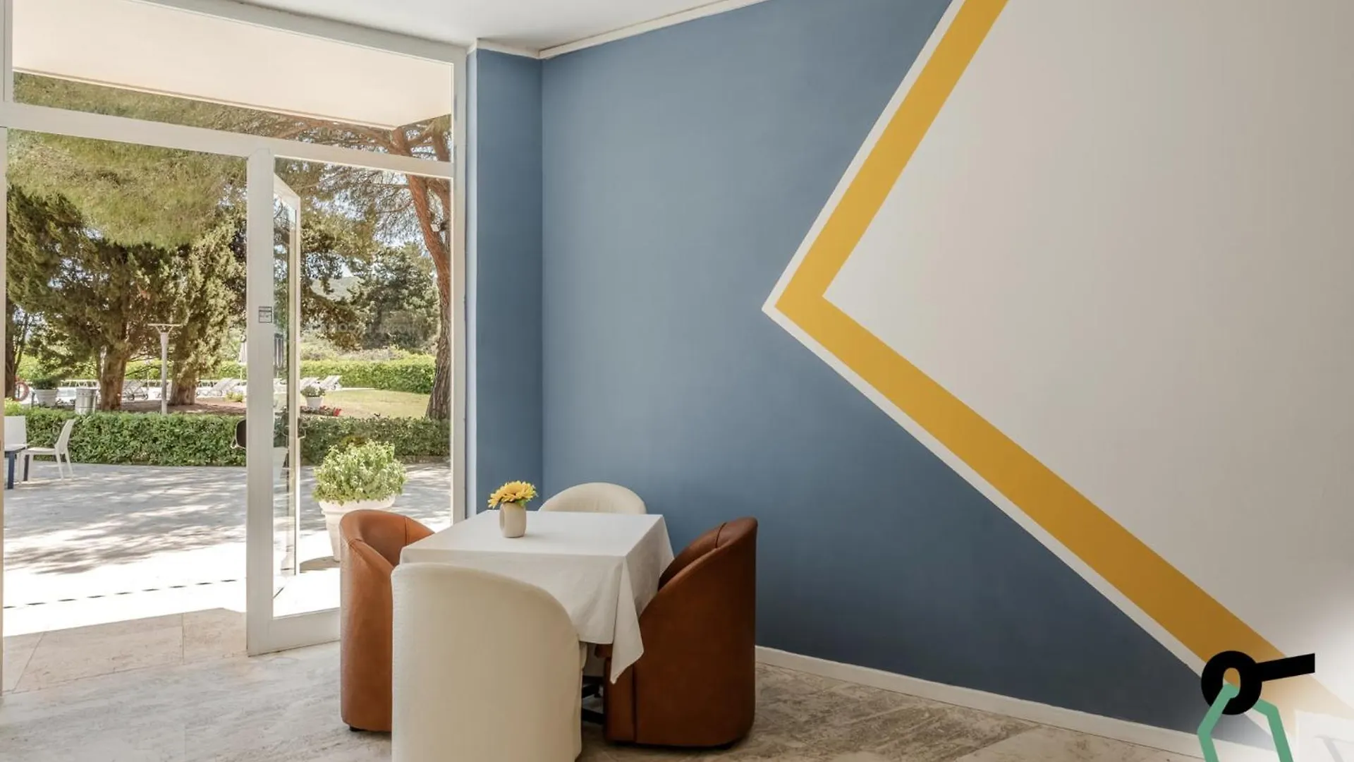 **** Hotel Hotiday Room Collection - Lacona Italy