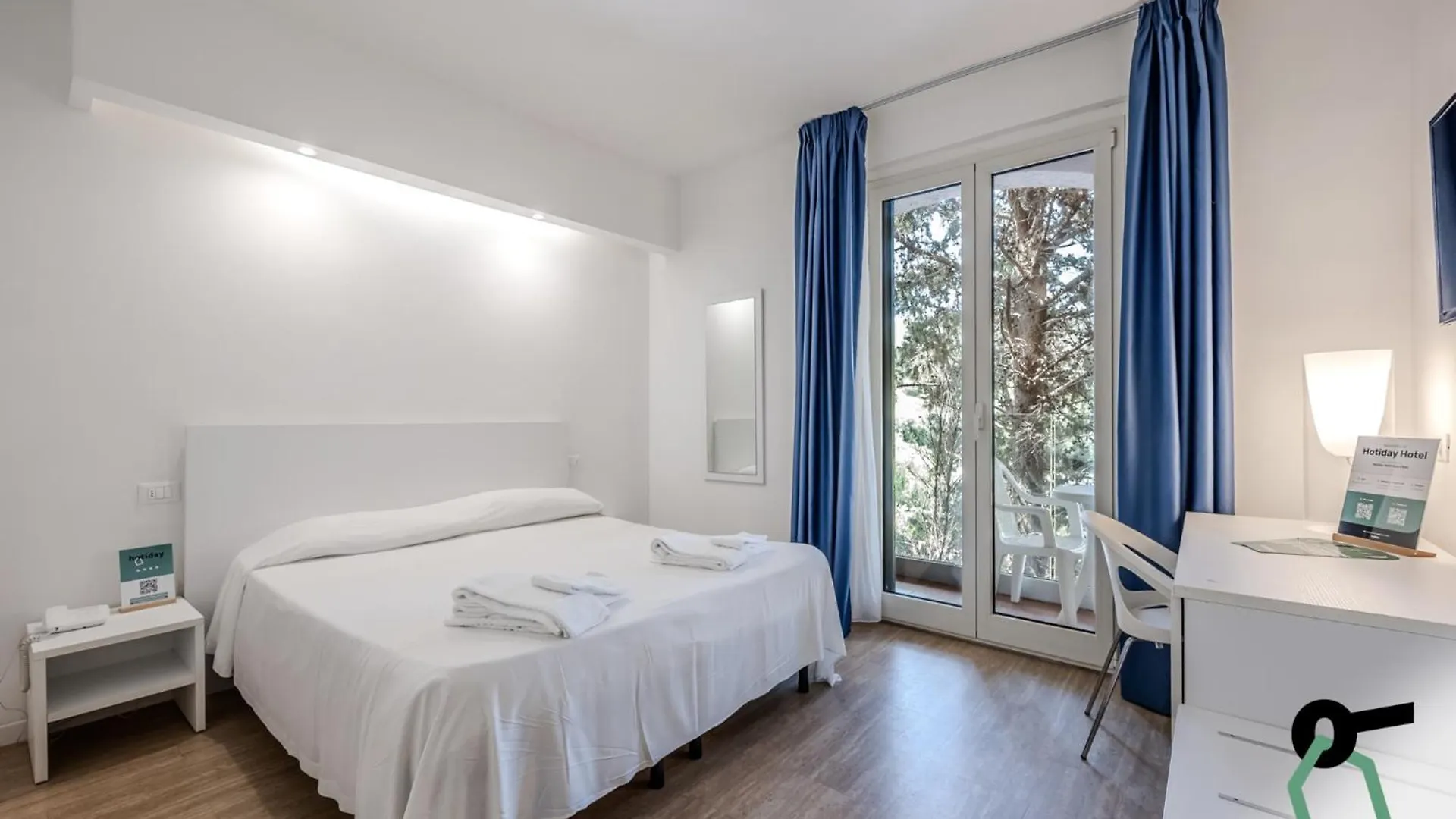 Hotel Hotiday Room Collection - Lacona