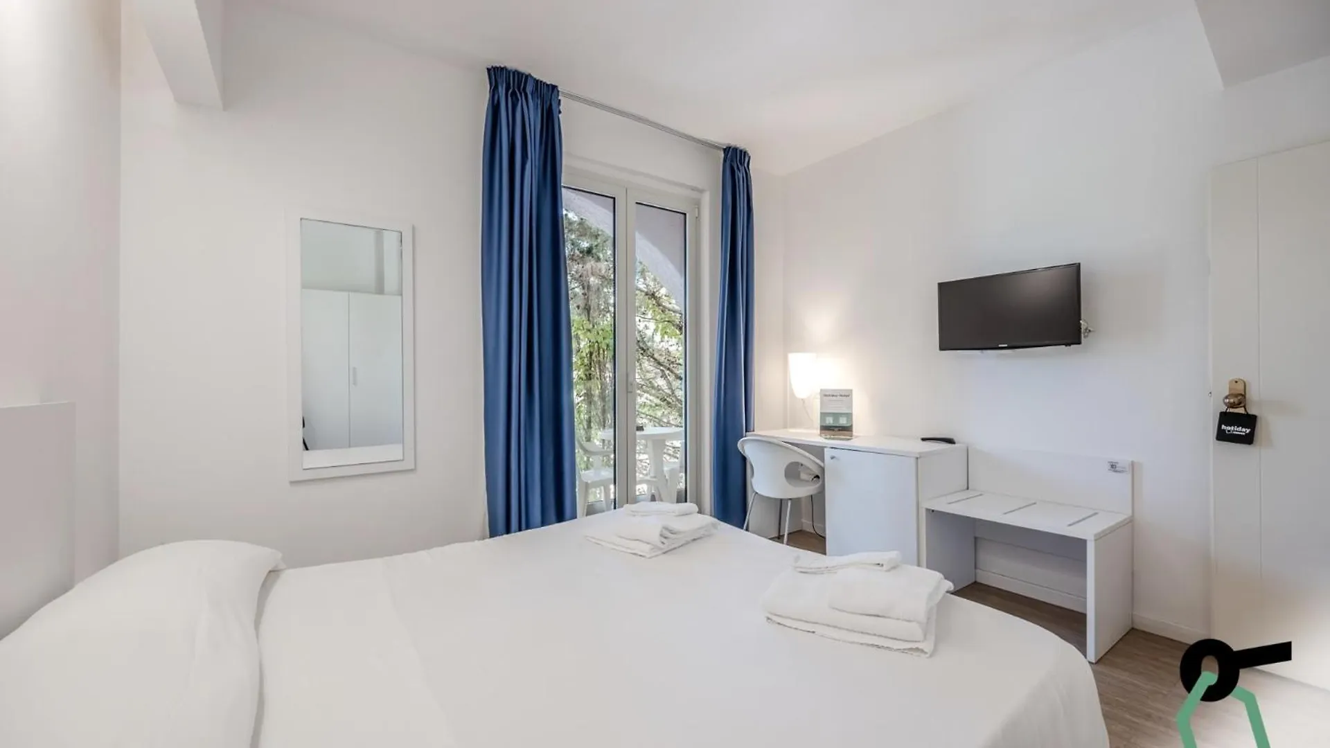 Hotiday Room Collection - Lacona Hotel